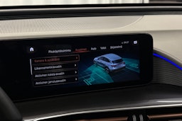 musta Mercedes-Benz EQC 2021 kuva 21.