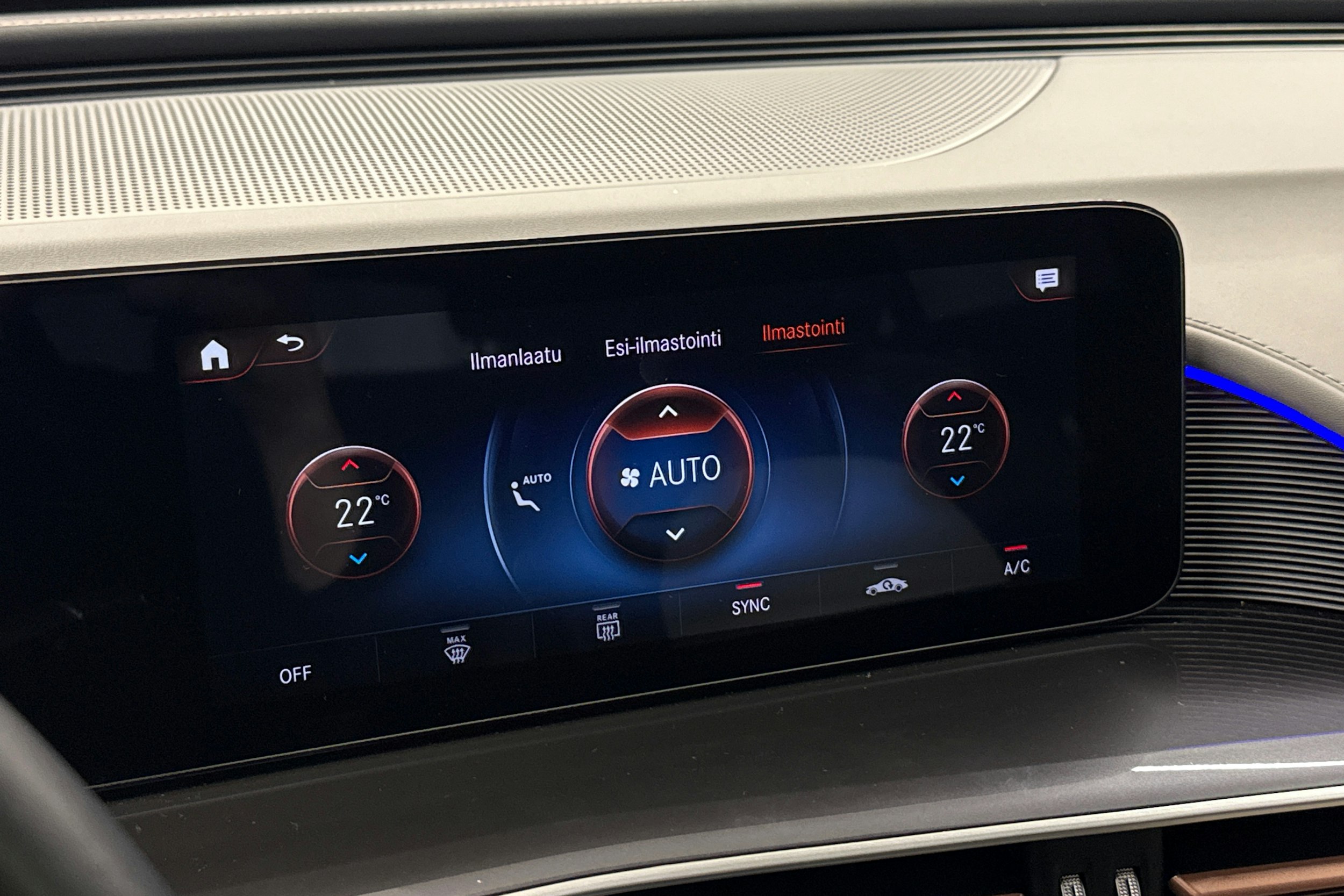 musta Mercedes-Benz EQC 2021 kuva 25.