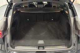 musta Mercedes-Benz EQC 2021 kuva 30.