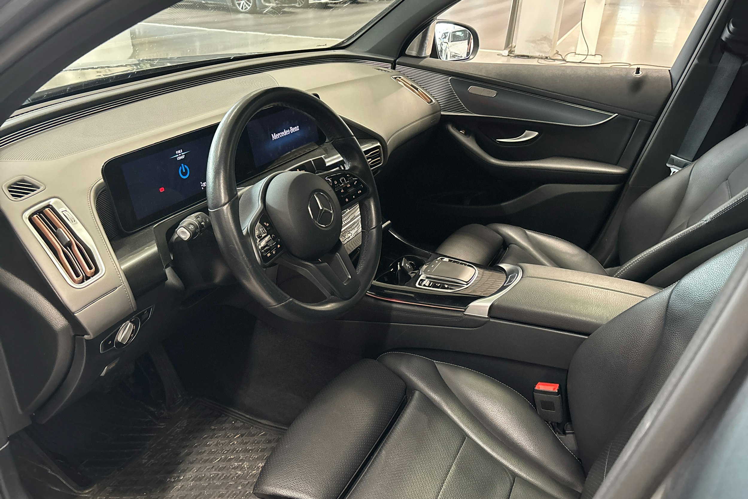 harmaa Mercedes-Benz EQC 2021 kuva 3.