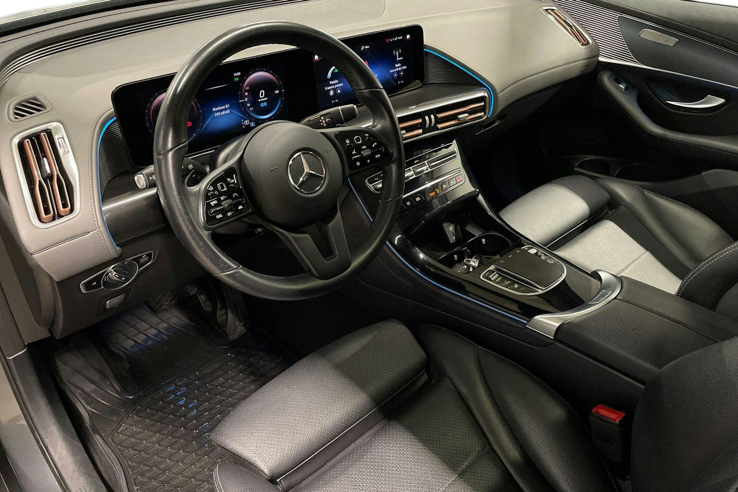 harmaa Mercedes-Benz EQC 2021 kuva 7.