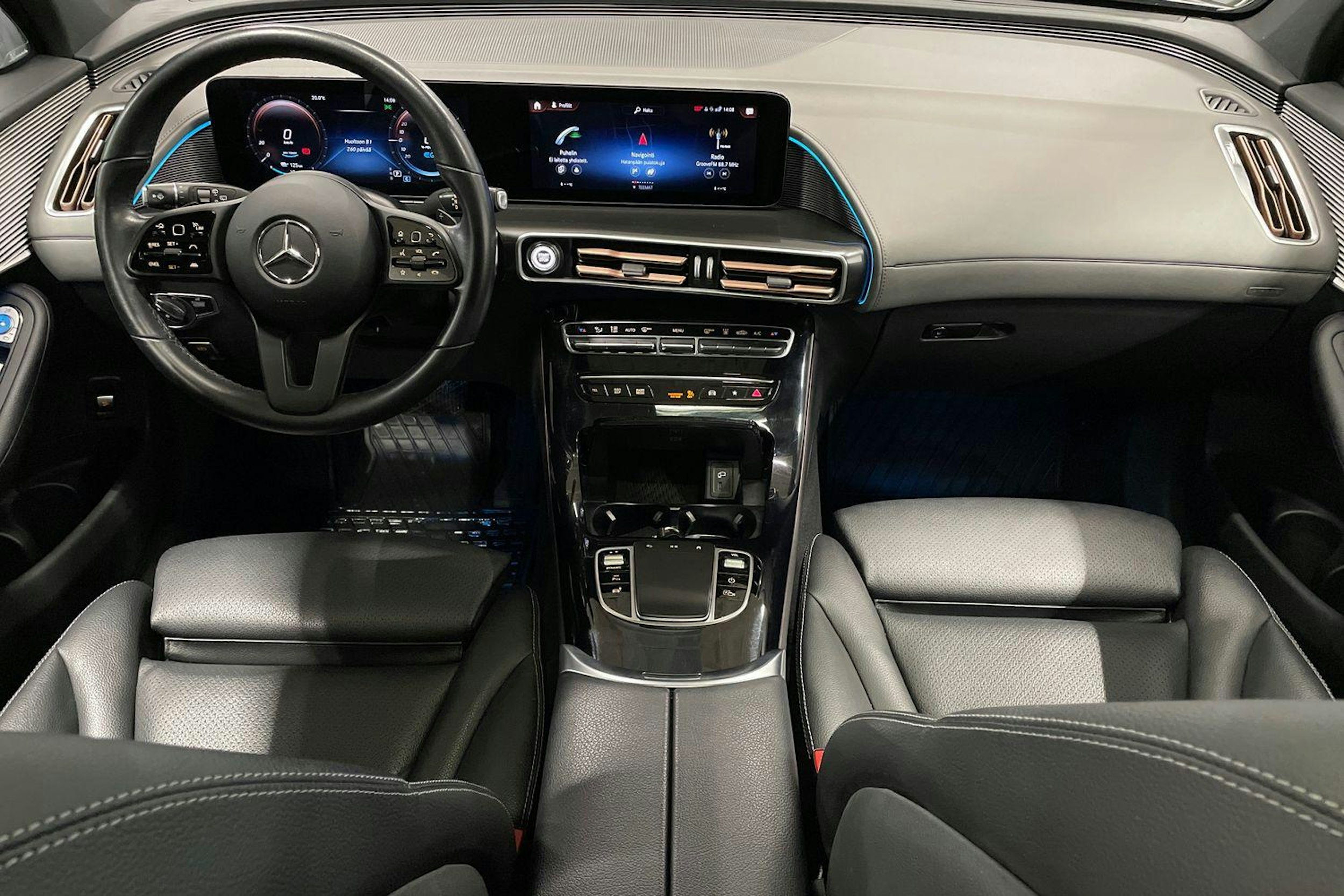 harmaa Mercedes-Benz EQC 2021 kuva 9.