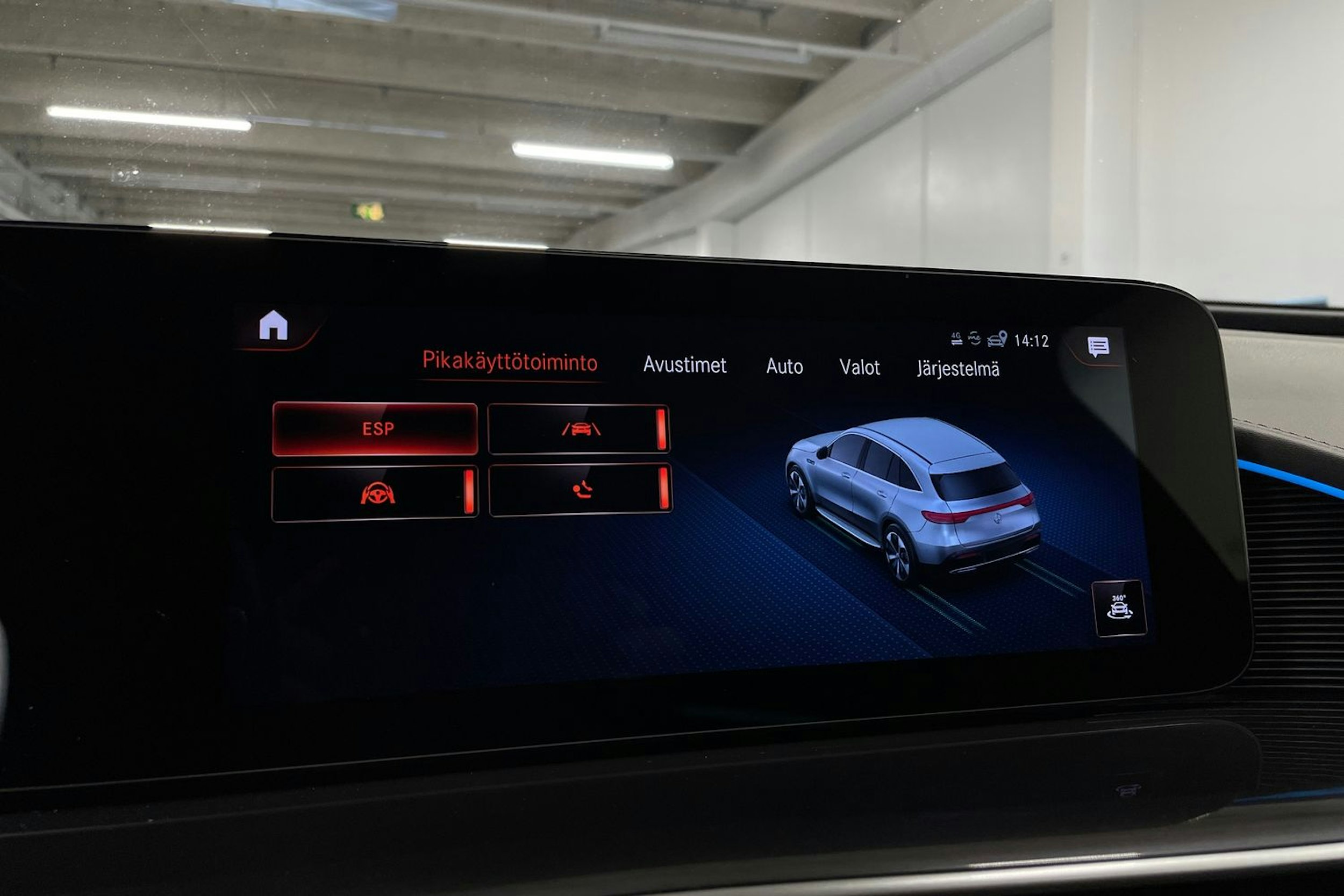 harmaa Mercedes-Benz EQC 2021 kuva 20.