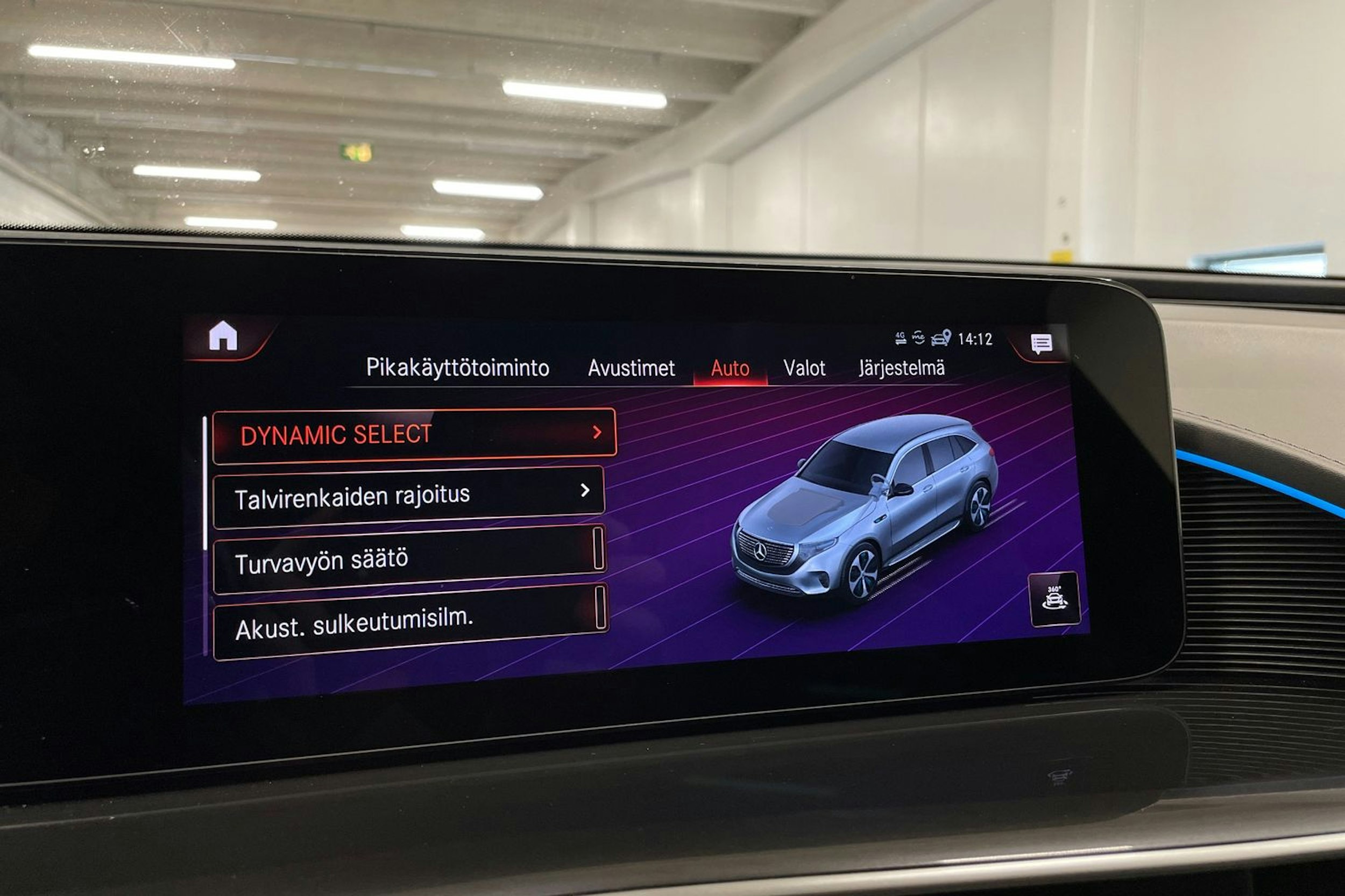 harmaa Mercedes-Benz EQC 2021 kuva 22.