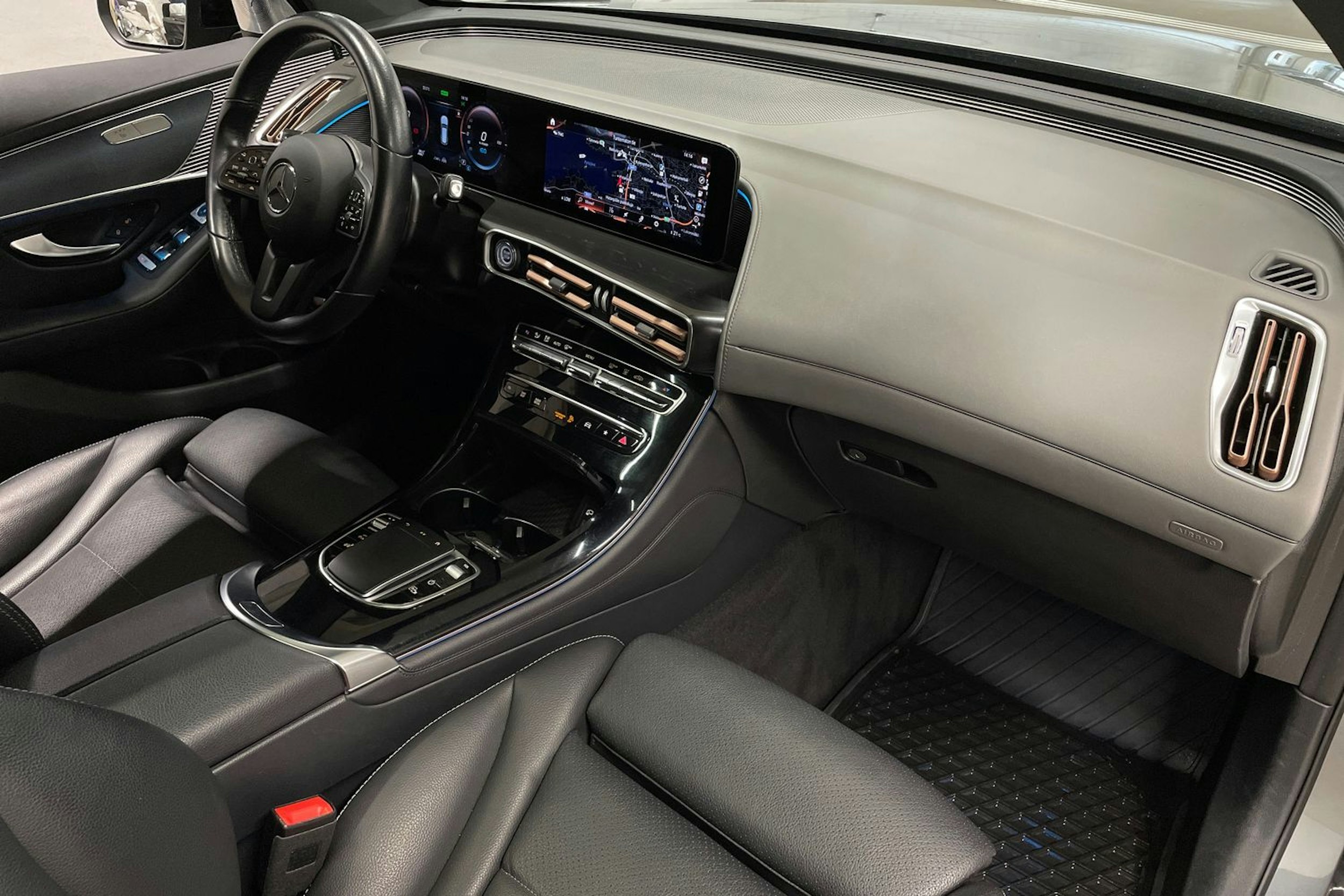 harmaa Mercedes-Benz EQC 2021 kuva 35.