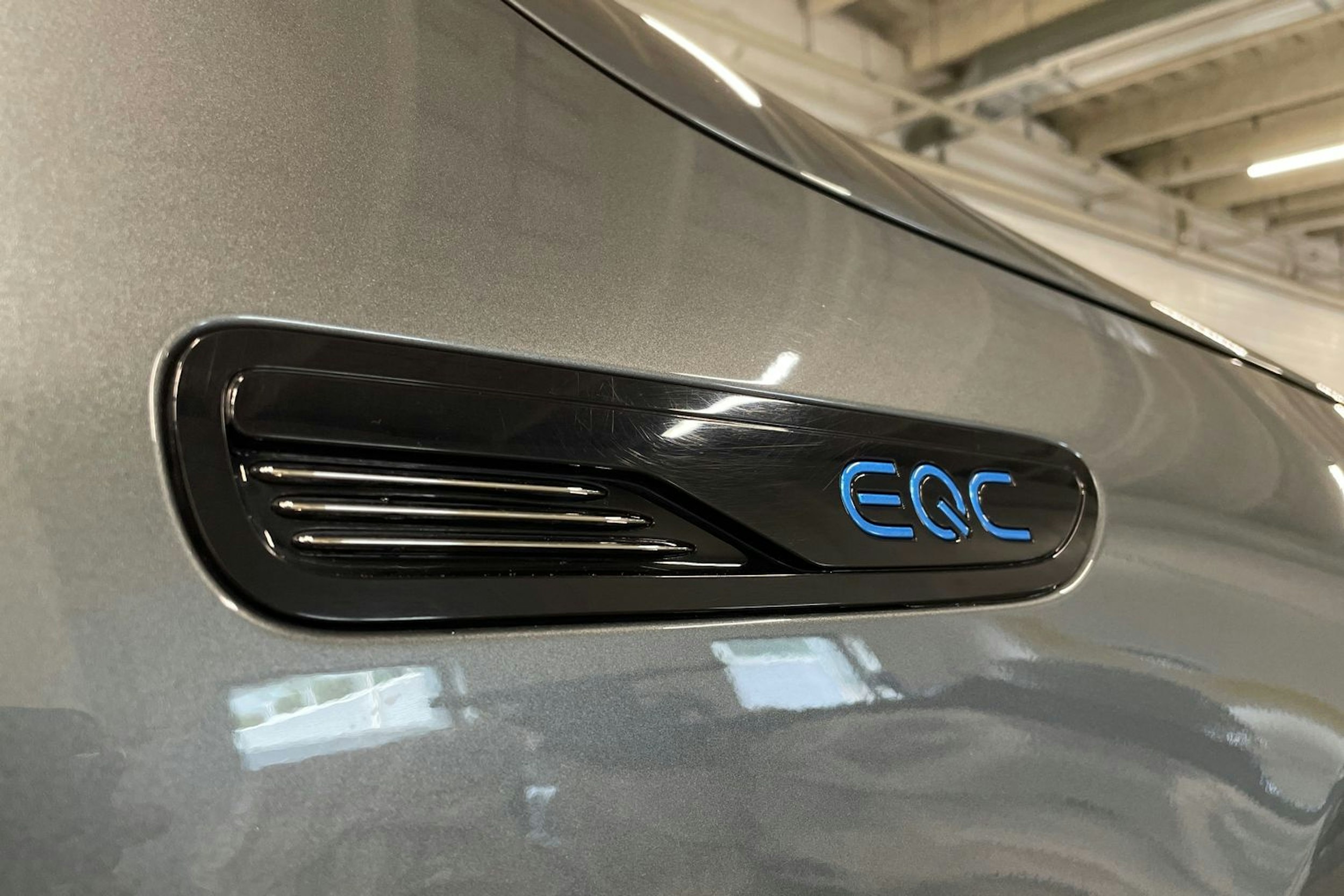 harmaa Mercedes-Benz EQC 2021 kuva 39.