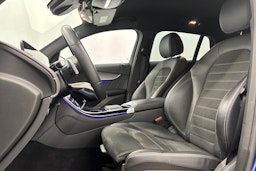 Sininen Mercedes-Benz EQC 2021 kuva 14.