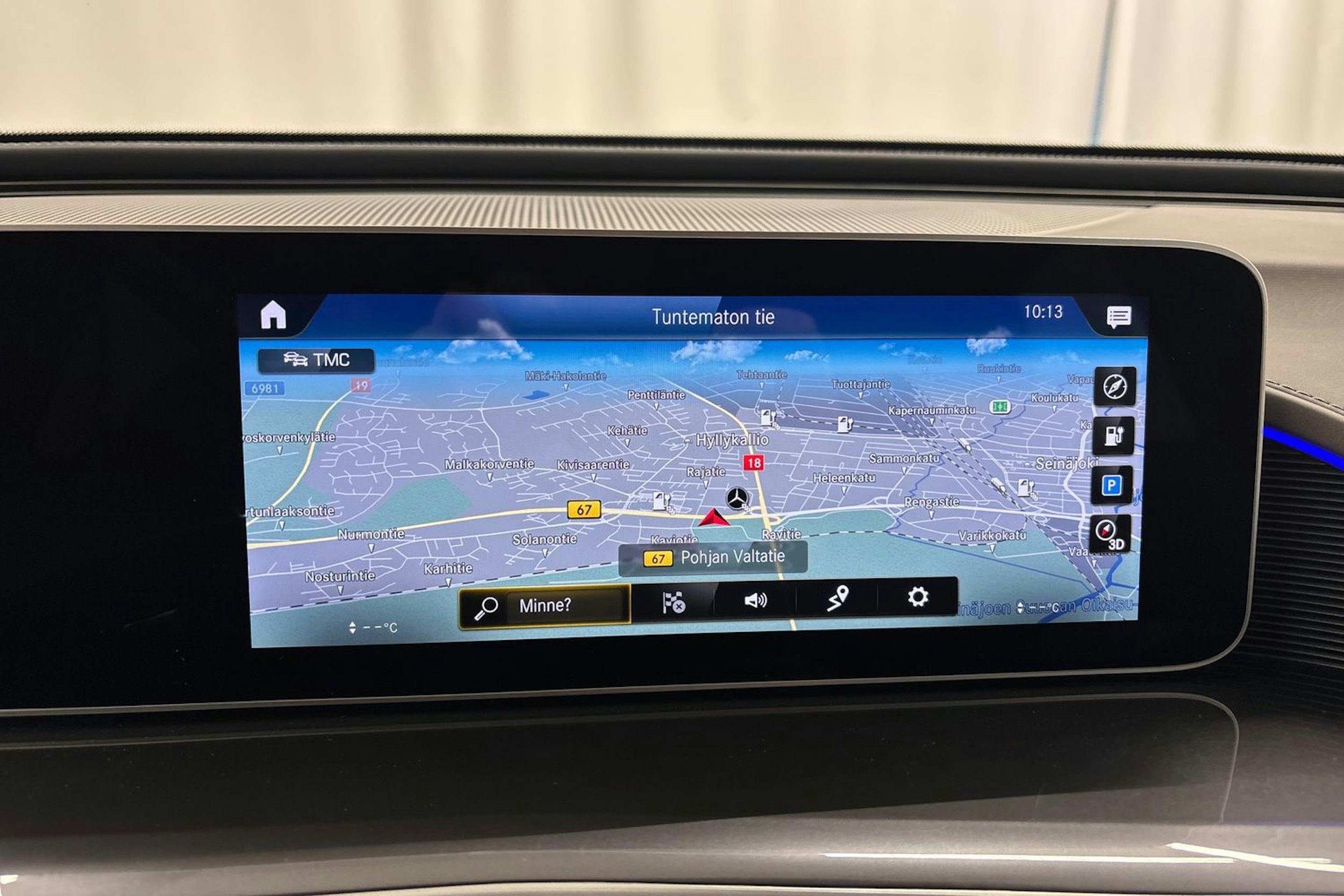 Sininen Mercedes-Benz EQC 2021 kuva 19.