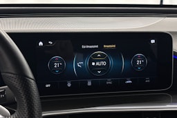 Sininen Mercedes-Benz EQC 2021 kuva 22.