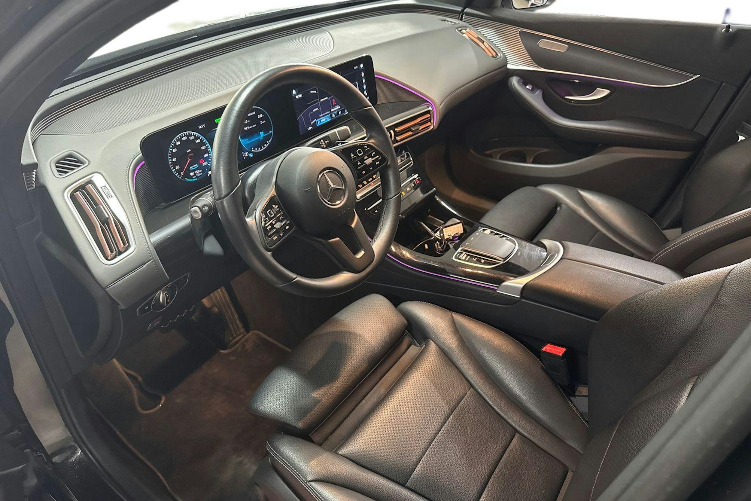 musta Mercedes-Benz EQC 2022 kuva 9.