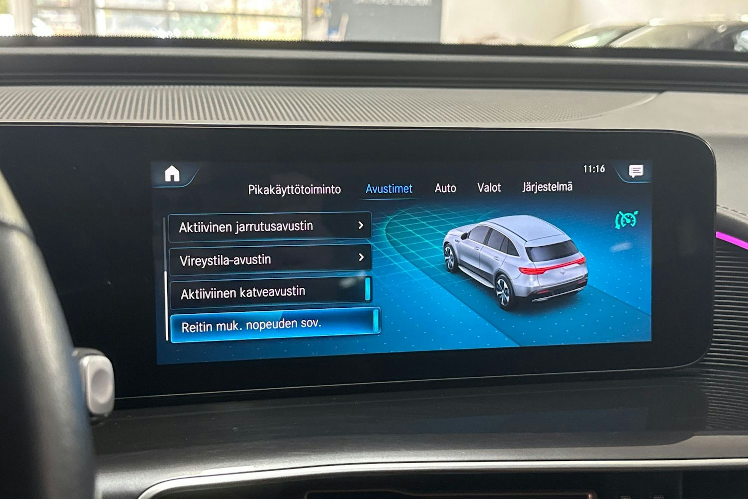 musta Mercedes-Benz EQC 2022 kuva 22.