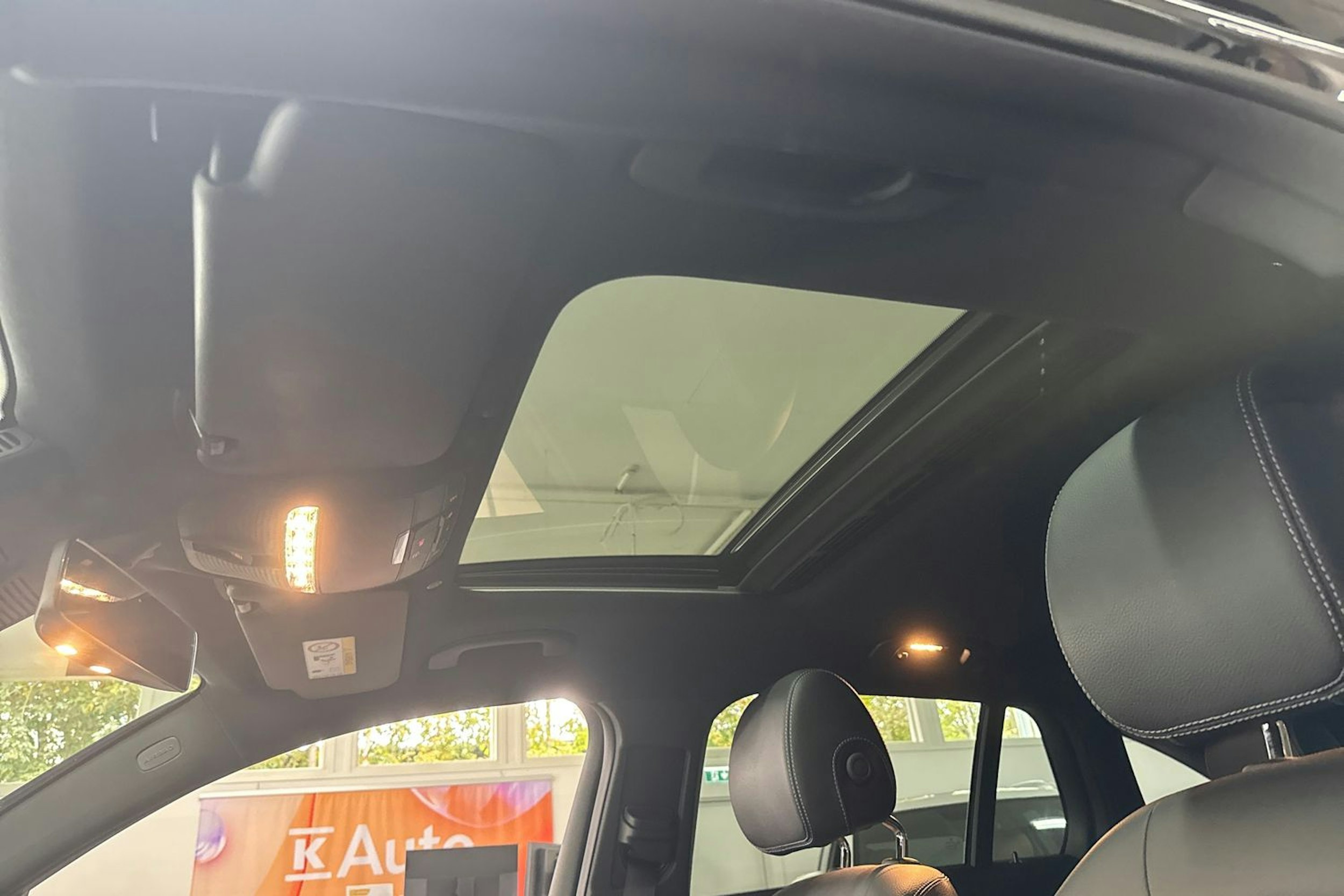 musta Mercedes-Benz EQC 2022 kuva 25.