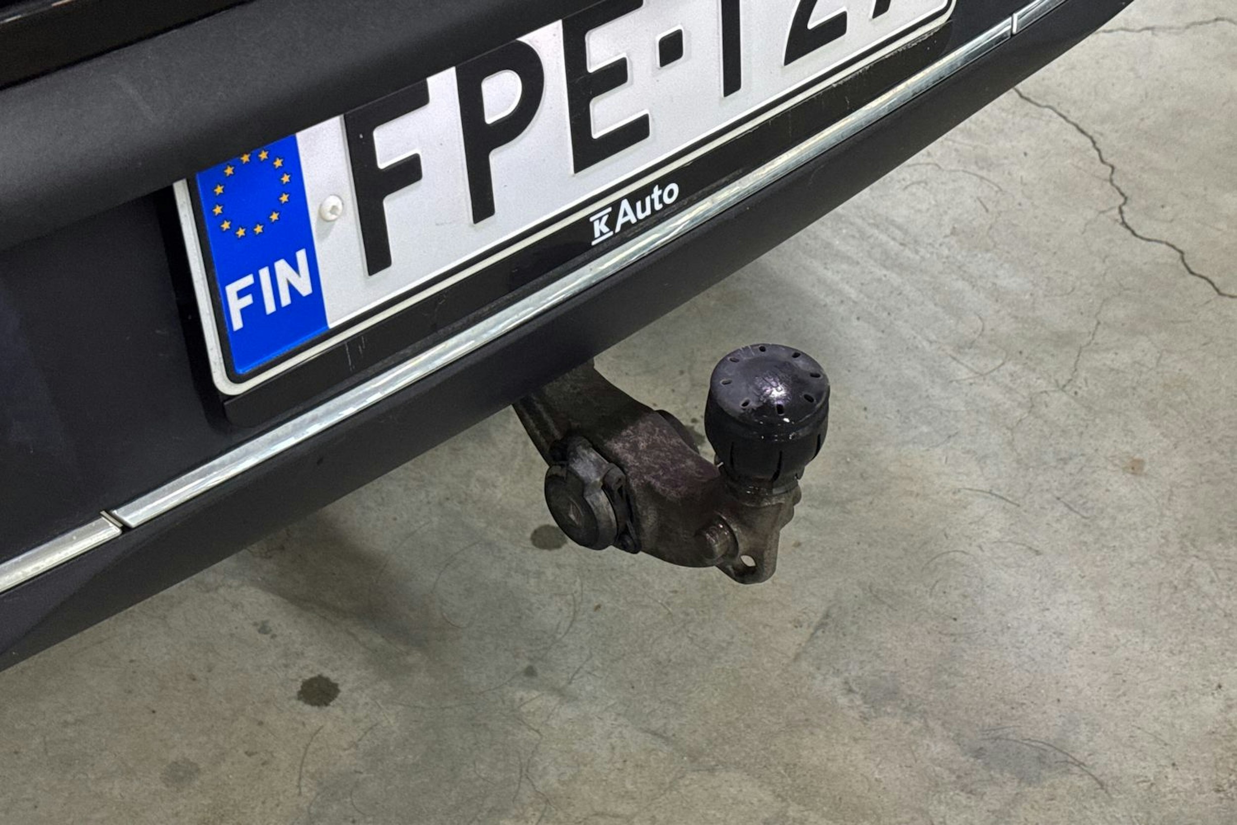musta Mercedes-Benz EQC 2022 kuva 30.