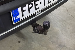 musta Mercedes-Benz EQC 2022 kuva 30.