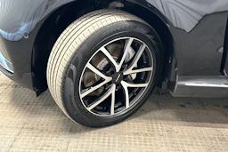 Musta Mercedes-Benz EQC 2022 kuva 10.