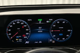 Musta Mercedes-Benz EQC 2022 kuva 13.