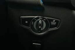 Musta Mercedes-Benz EQC 2022 kuva 15.