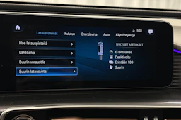 Musta Mercedes-Benz EQC 2022 kuva 24.