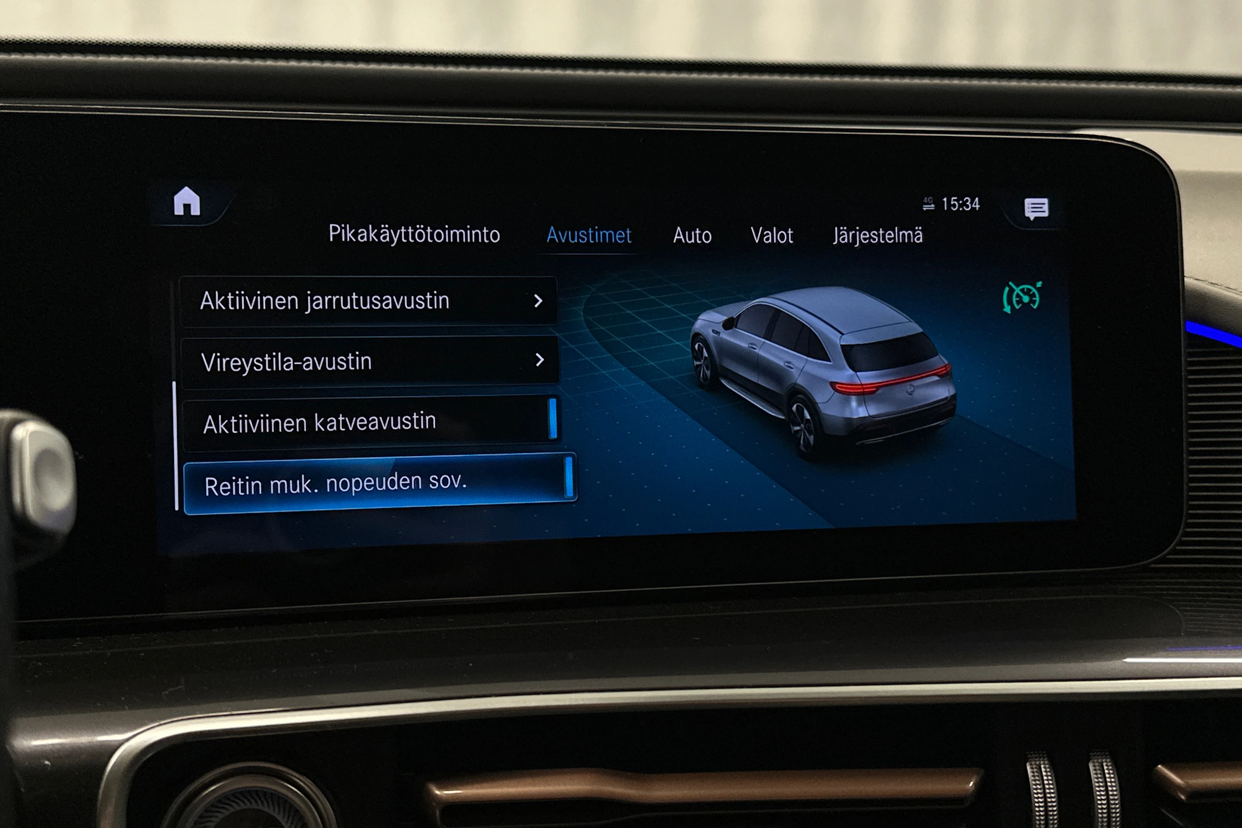 Musta Mercedes-Benz EQC 2022 kuva 27.