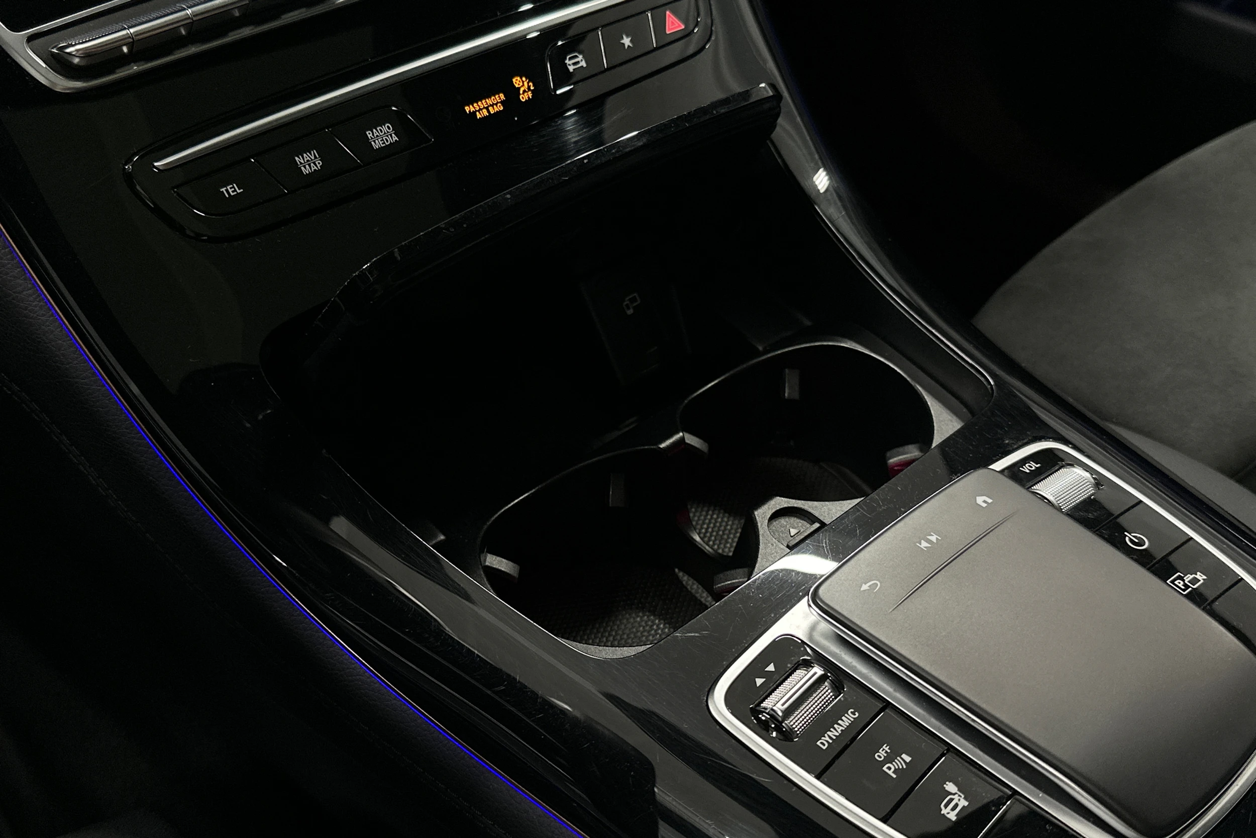 Musta Mercedes-Benz EQC 2022 kuva 31.