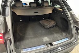 Musta Mercedes-Benz EQC 2022 kuva 35.