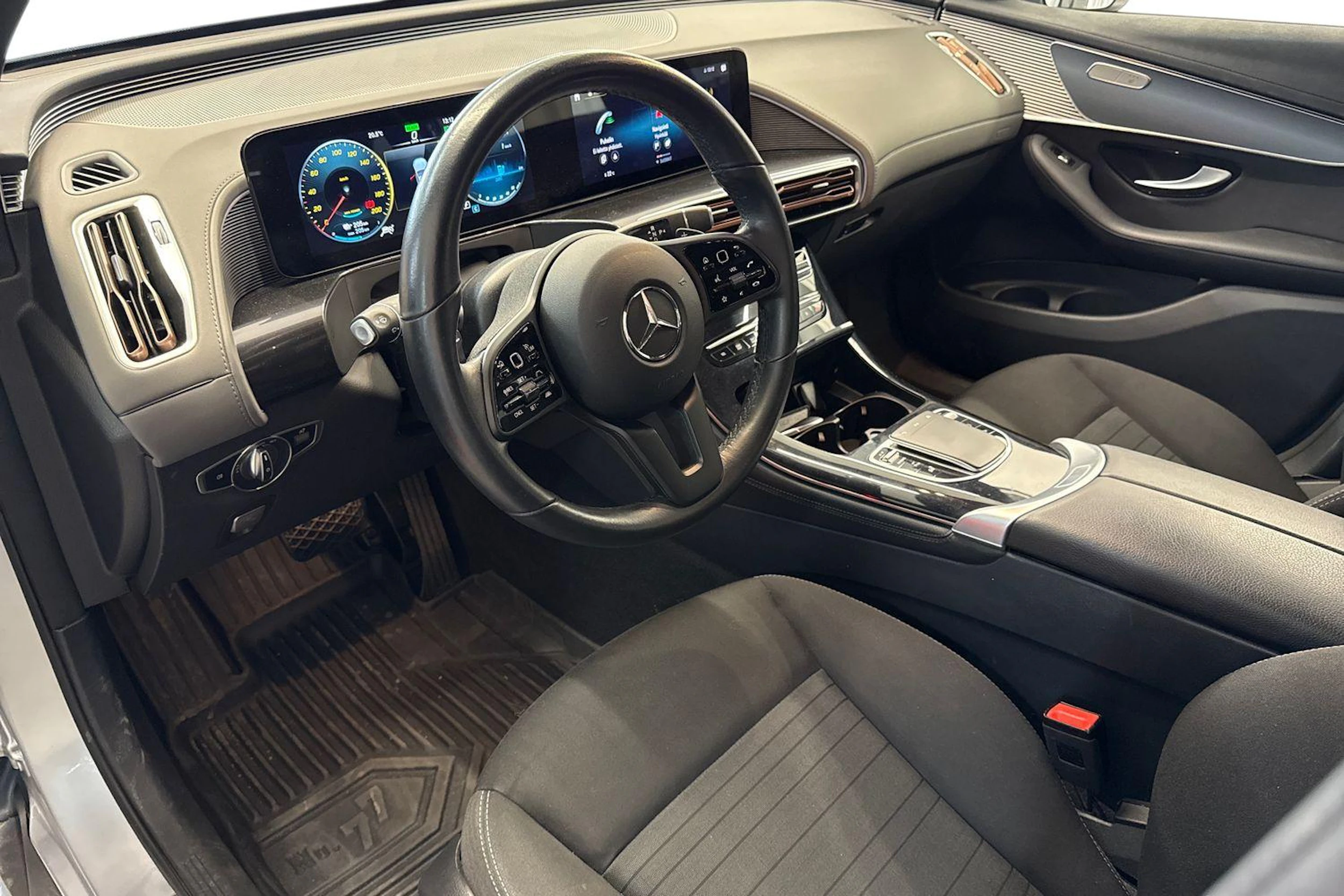 hopea Mercedes-Benz EQC 2022 kuva 3.