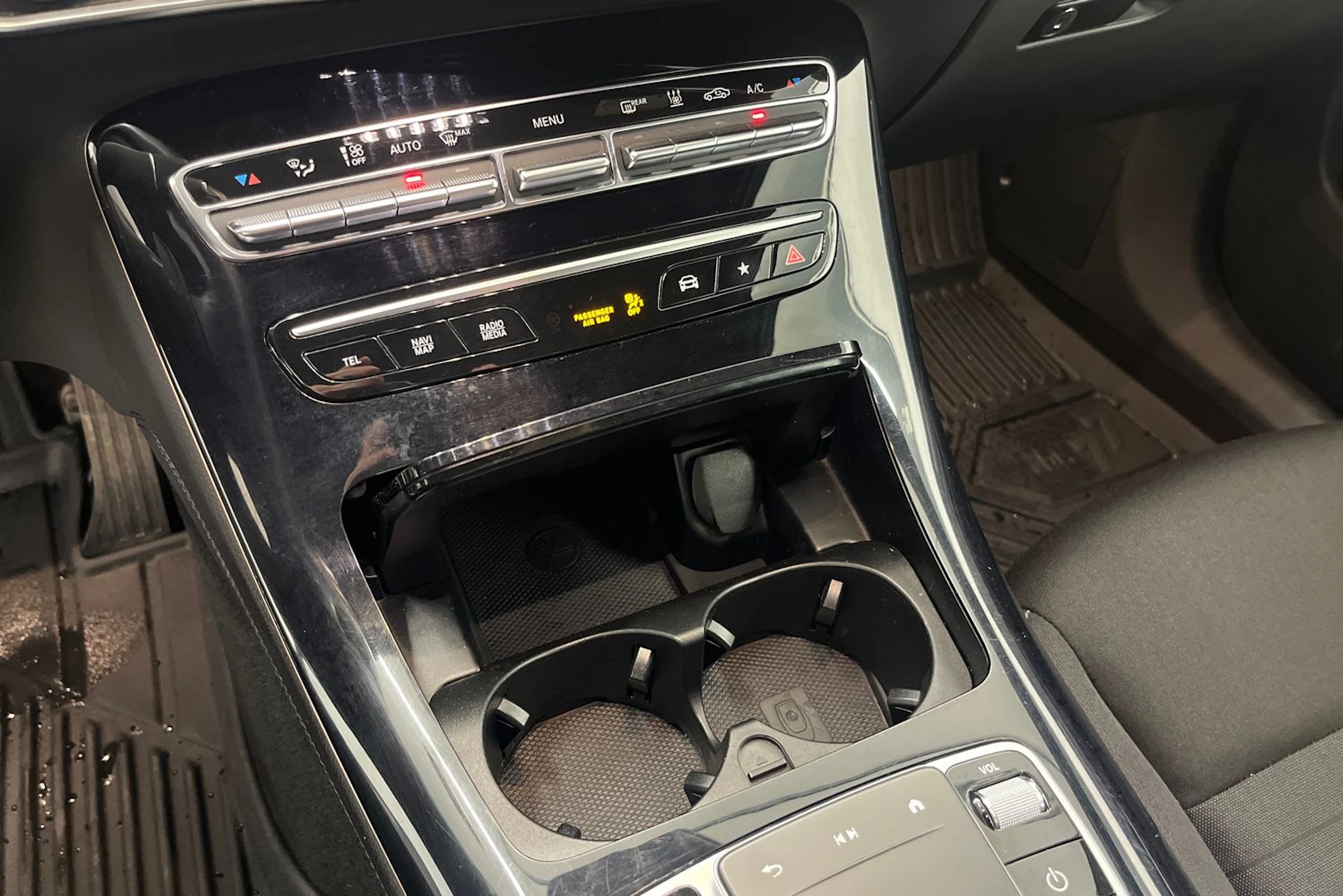hopea Mercedes-Benz EQC 2022 kuva 17.
