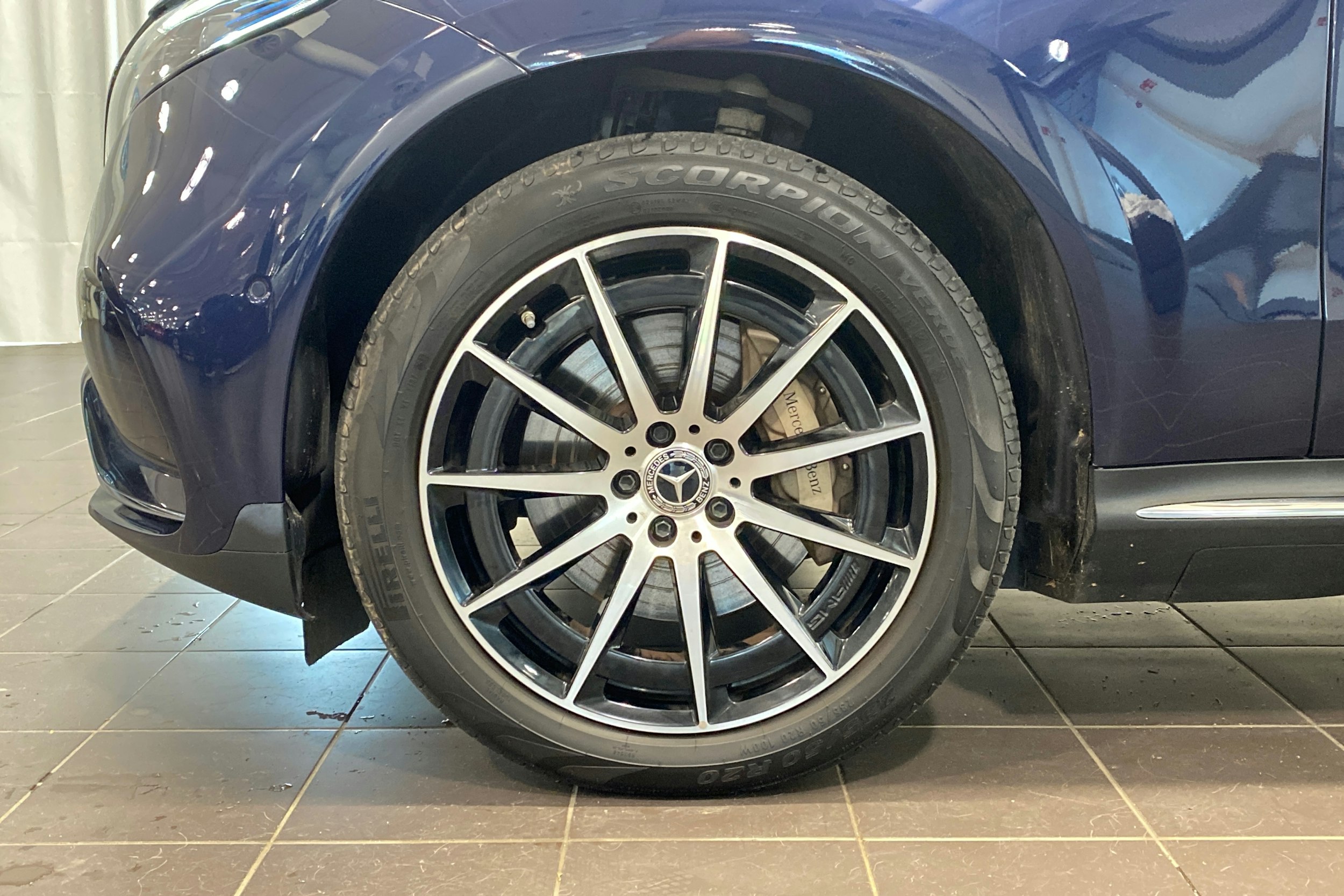 met. sininen Mercedes-Benz EQC 2022 kuva 9.