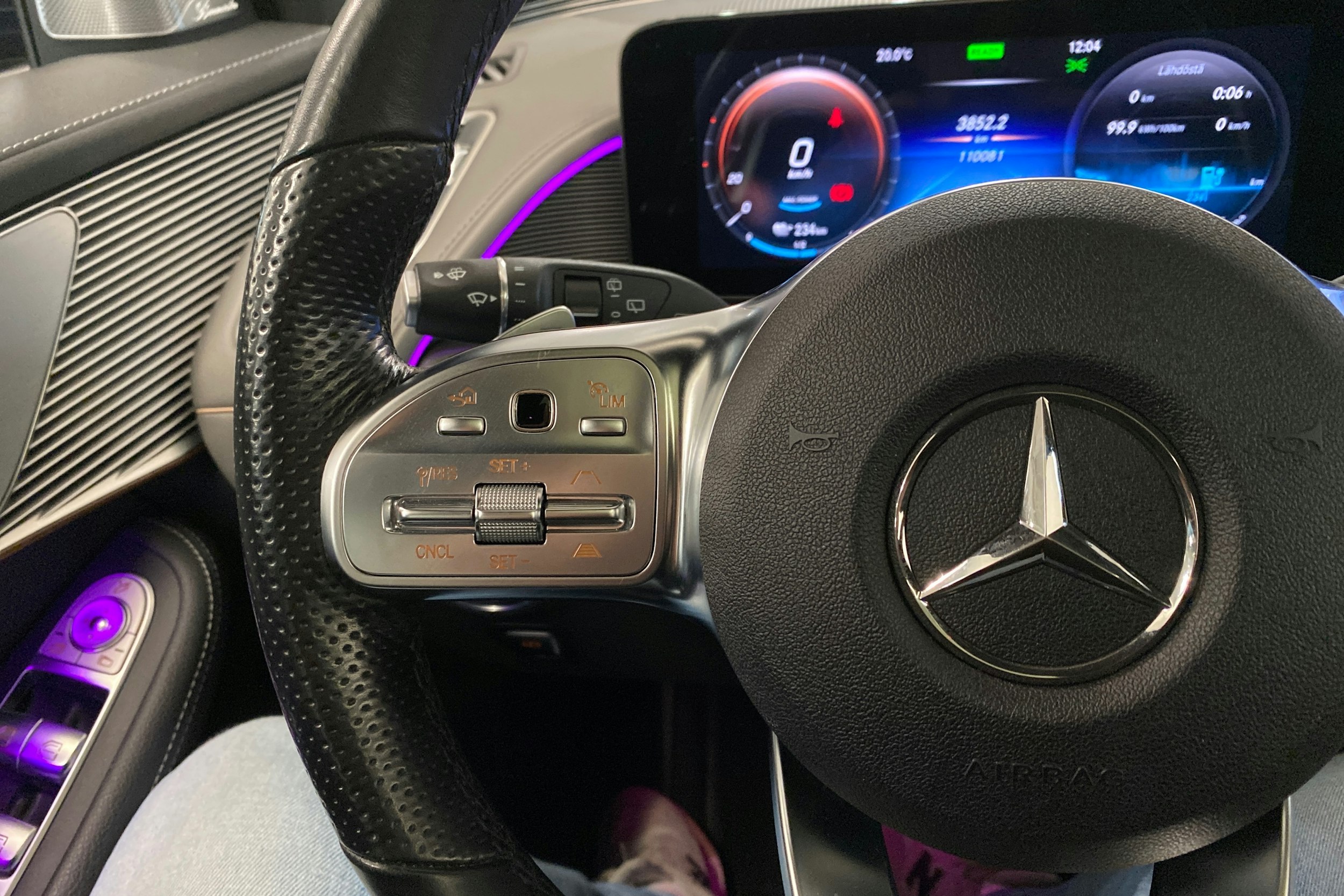 met. sininen Mercedes-Benz EQC 2022 kuva 11.