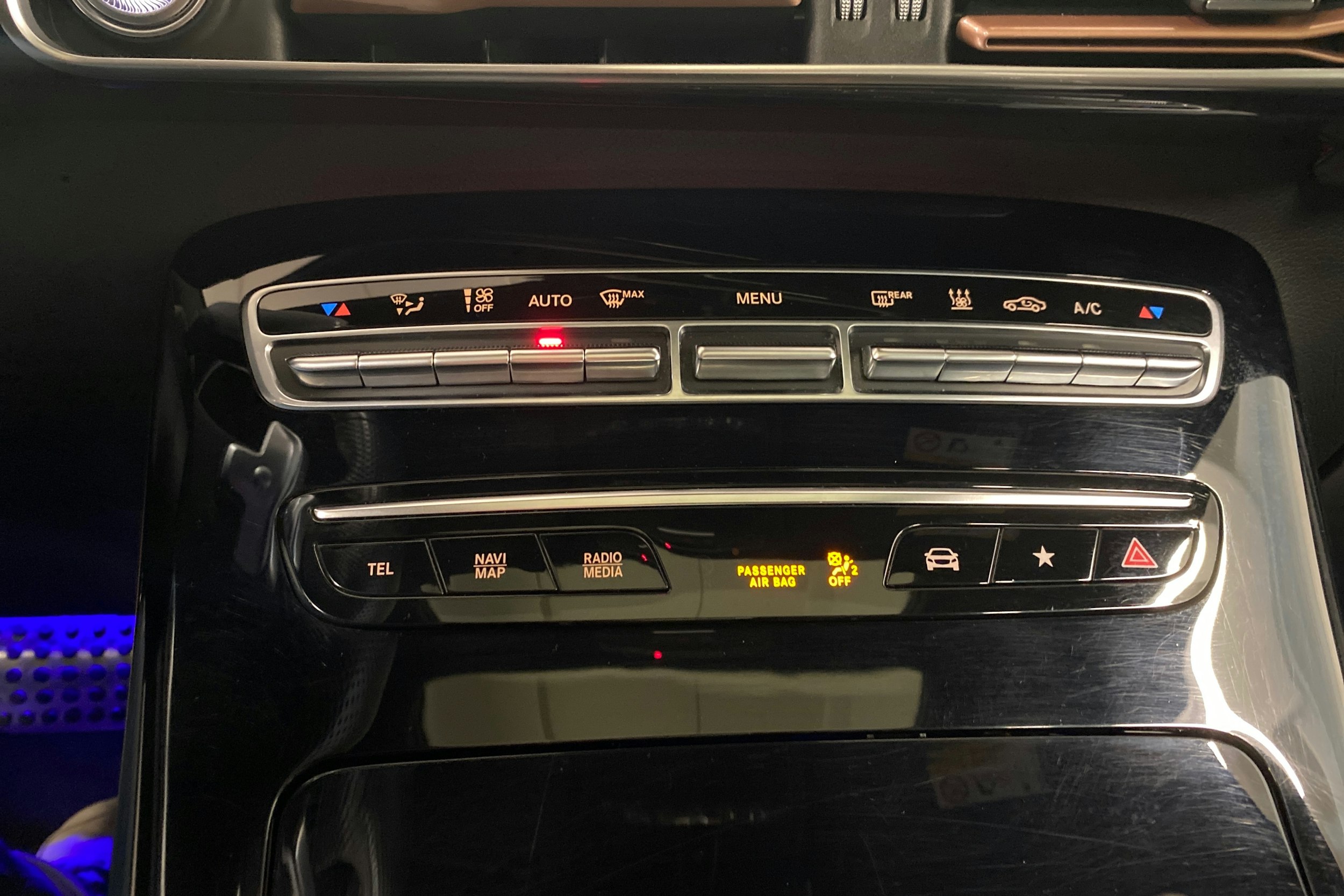 met. sininen Mercedes-Benz EQC 2022 kuva 15.