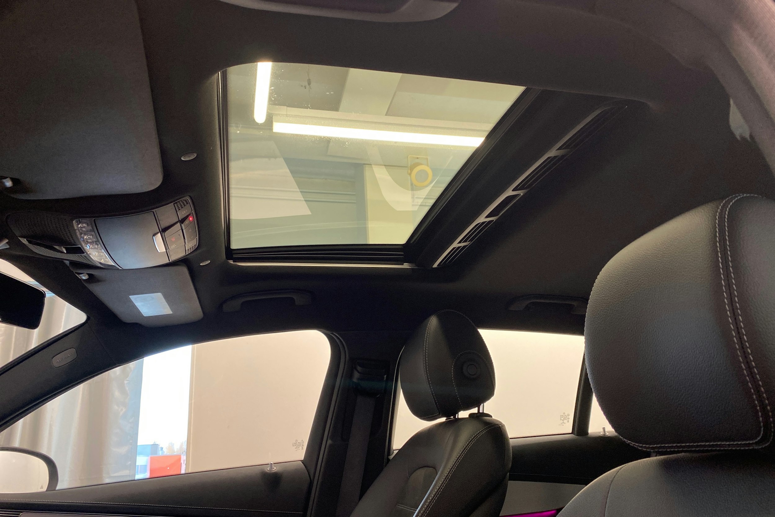 met. sininen Mercedes-Benz EQC 2022 kuva 17.