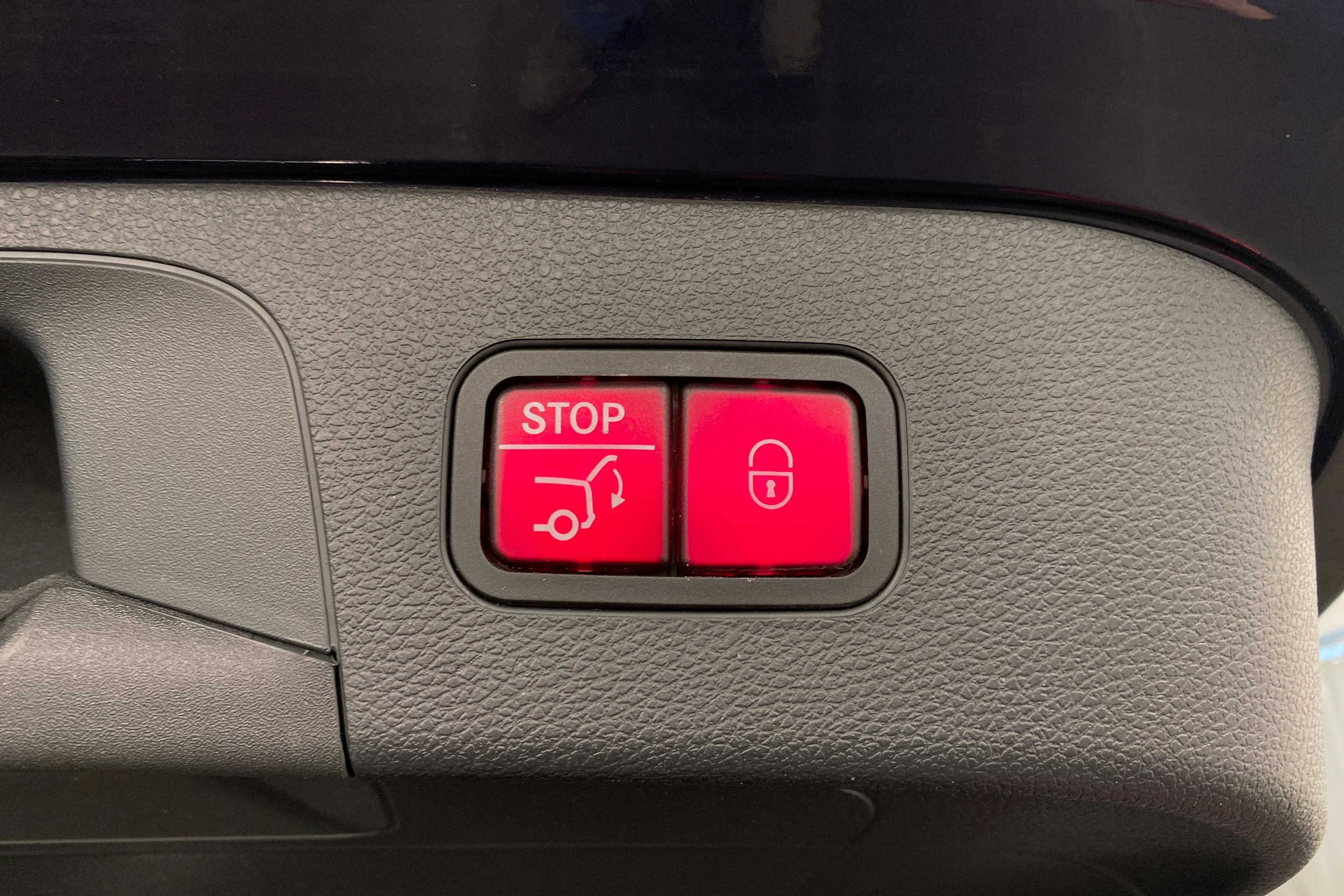 met. sininen Mercedes-Benz EQC 2022 kuva 18.