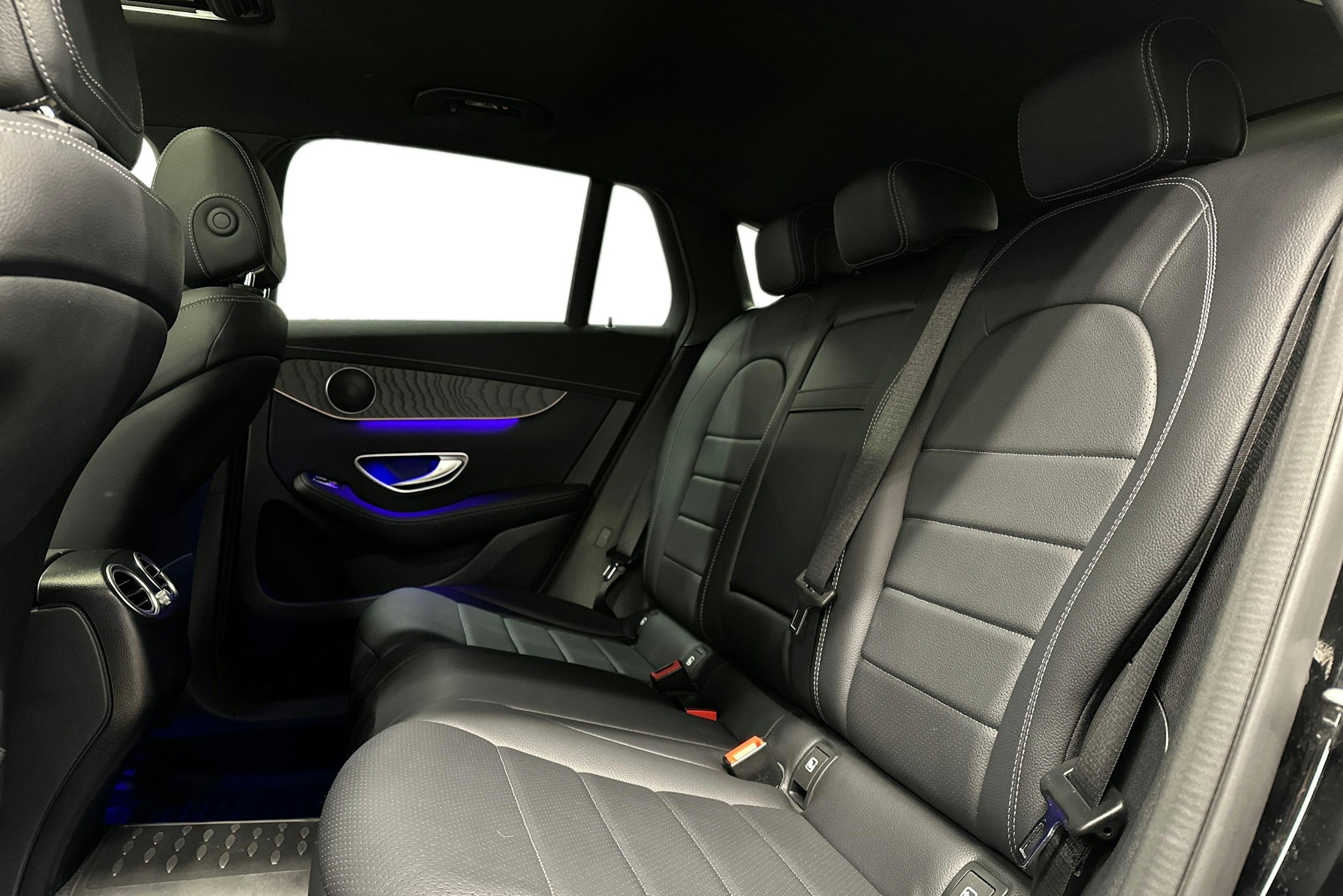 musta Mercedes-Benz EQC 2022 kuva 10.