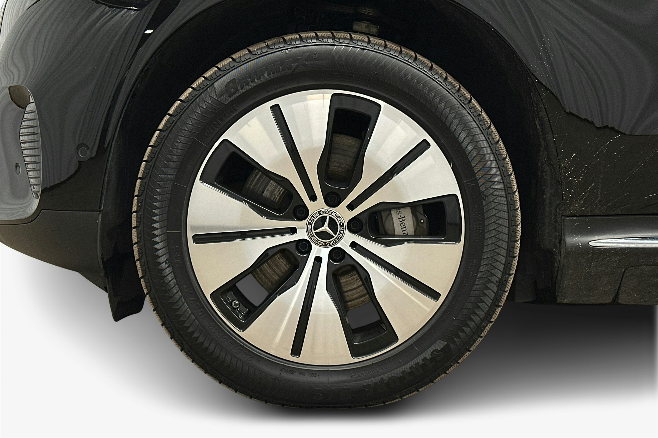 musta Mercedes-Benz EQC 2022 kuva 11.