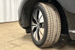 musta Mercedes-Benz EQC 2022 kuva 13.