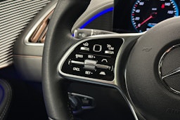 musta Mercedes-Benz EQC 2022 kuva 18.