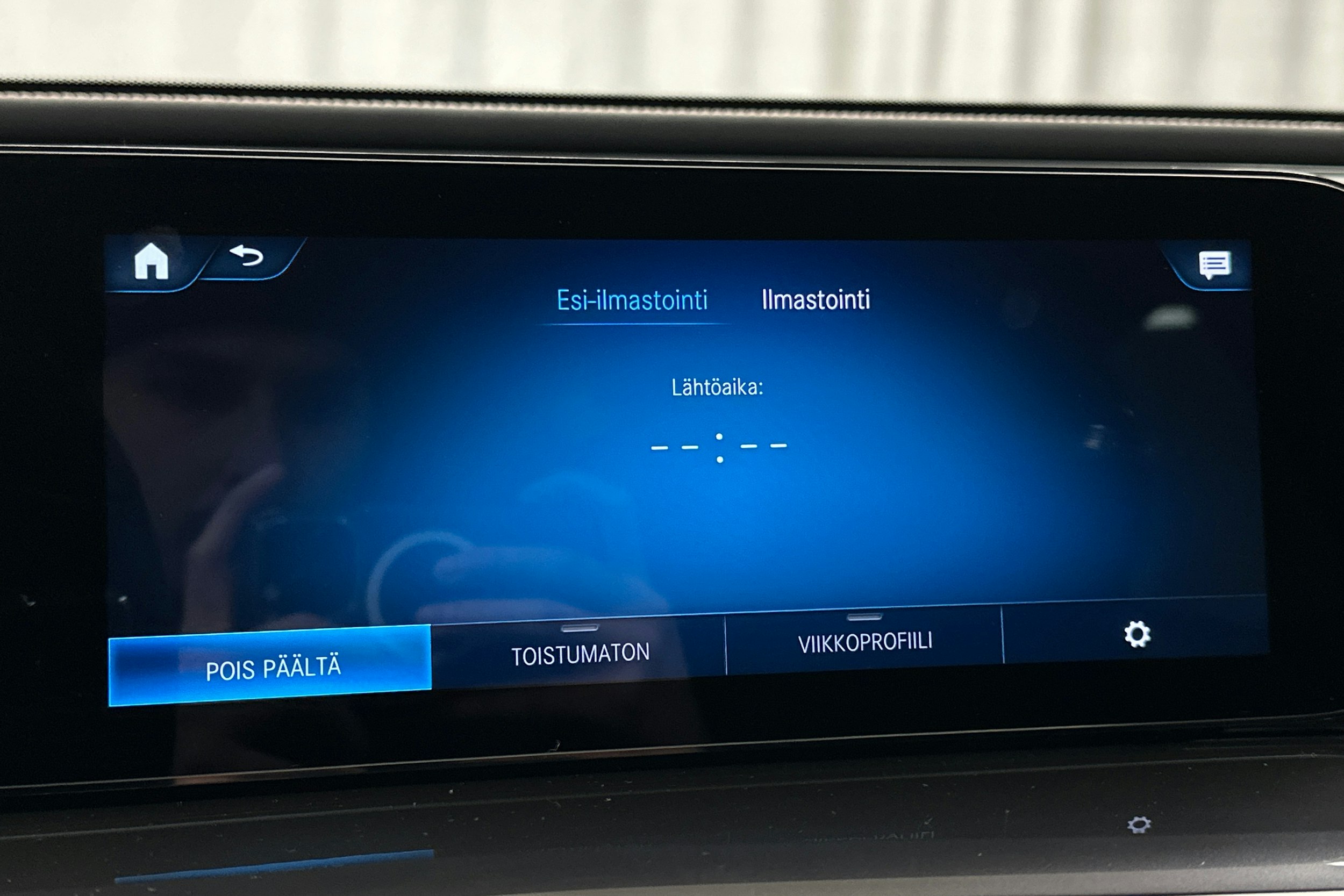 musta Mercedes-Benz EQC 2022 kuva 26.