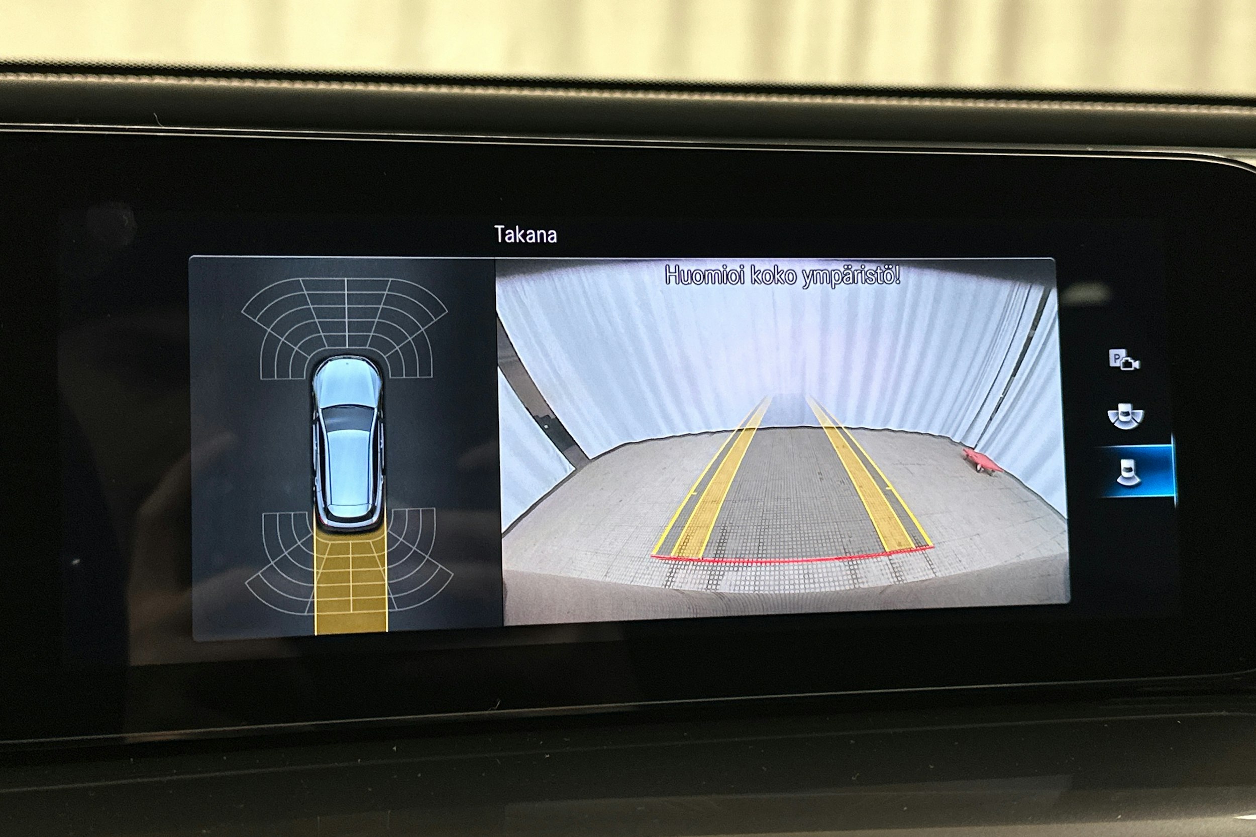 musta Mercedes-Benz EQC 2022 kuva 29.