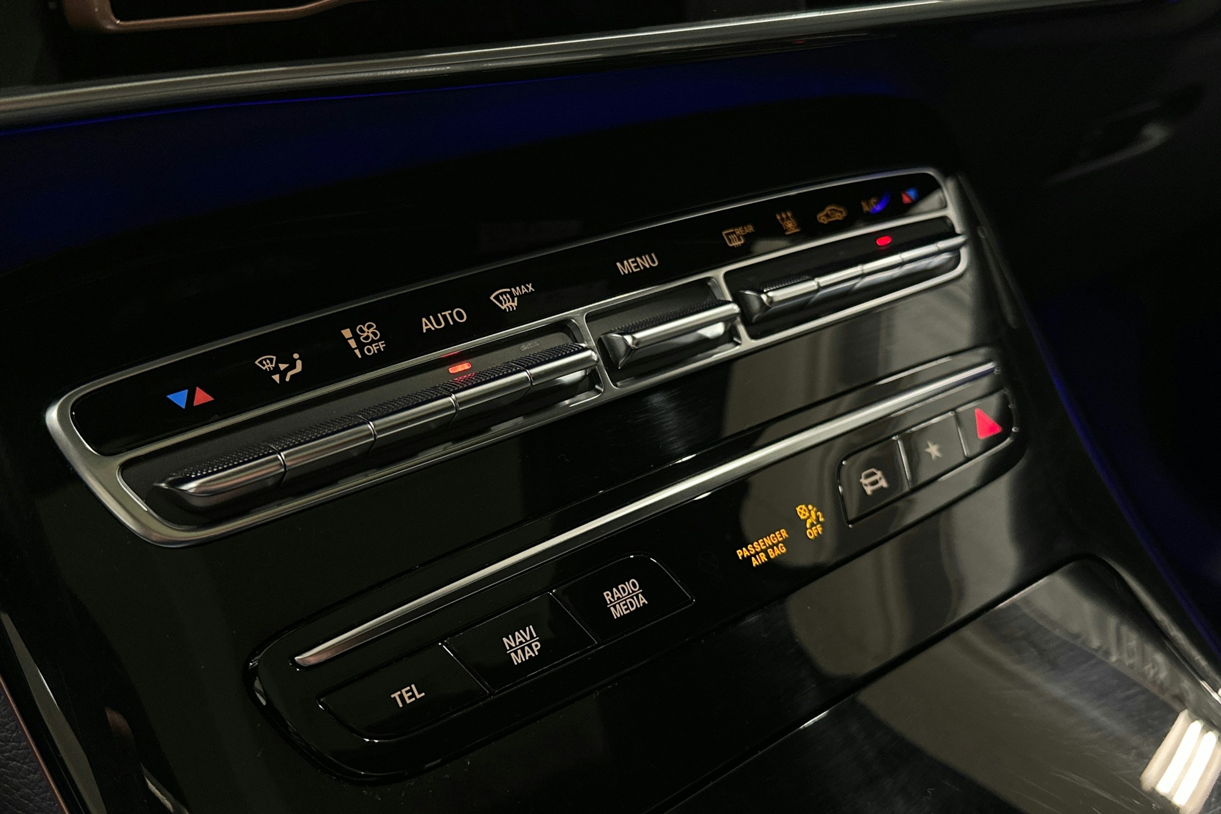 musta Mercedes-Benz EQC 2022 kuva 30.