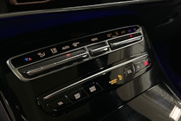 musta Mercedes-Benz EQC 2022 kuva 30.