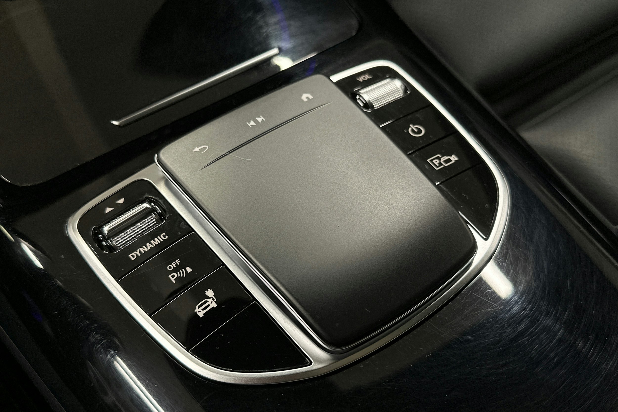 musta Mercedes-Benz EQC 2022 kuva 31.