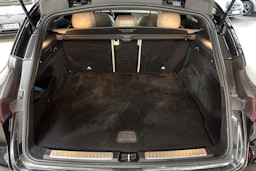 Musta Mercedes-Benz EQC 2022 kuva 11.
