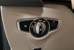 Musta Mercedes-Benz EQC 2022 kuva 13.