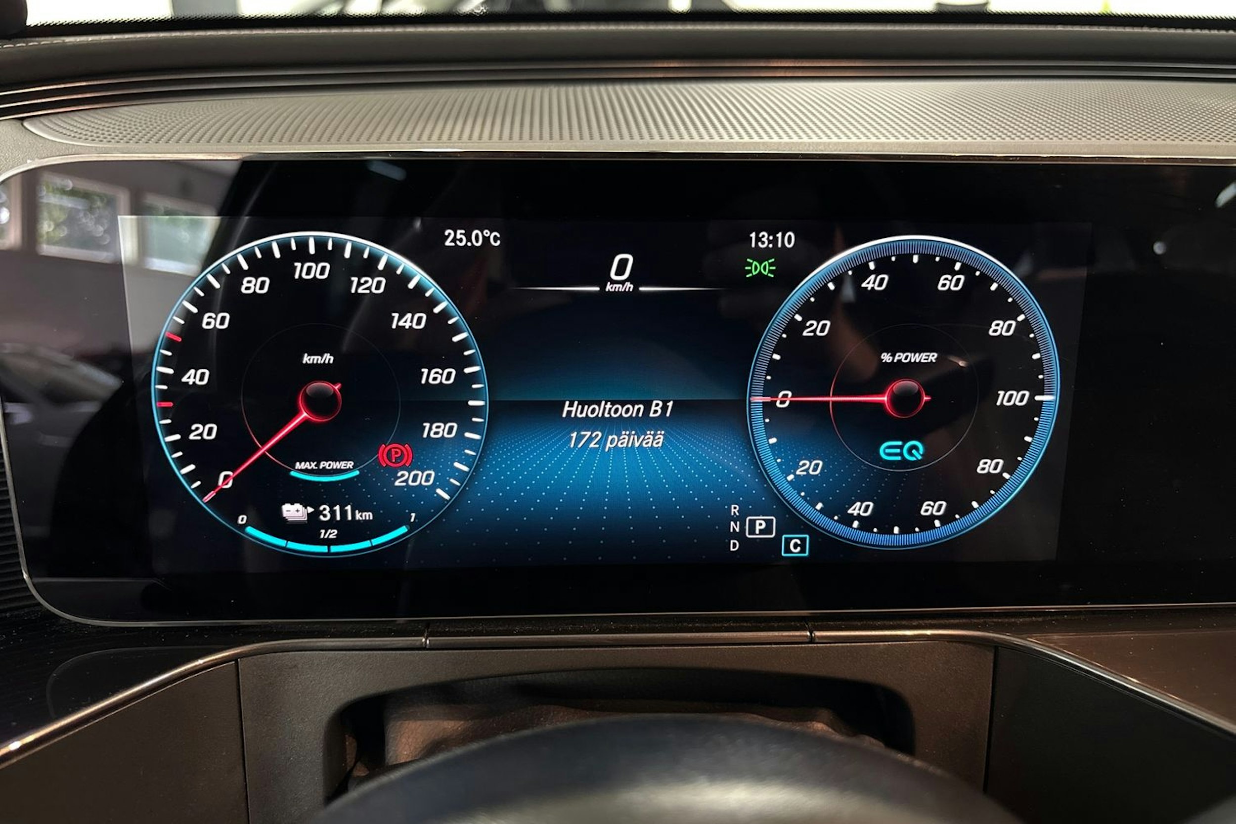 Musta Mercedes-Benz EQC 2022 kuva 20.