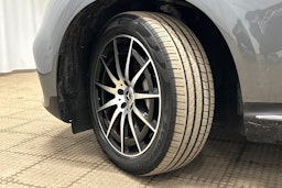 harmaa Mercedes-Benz EQC 2022 kuva 13.