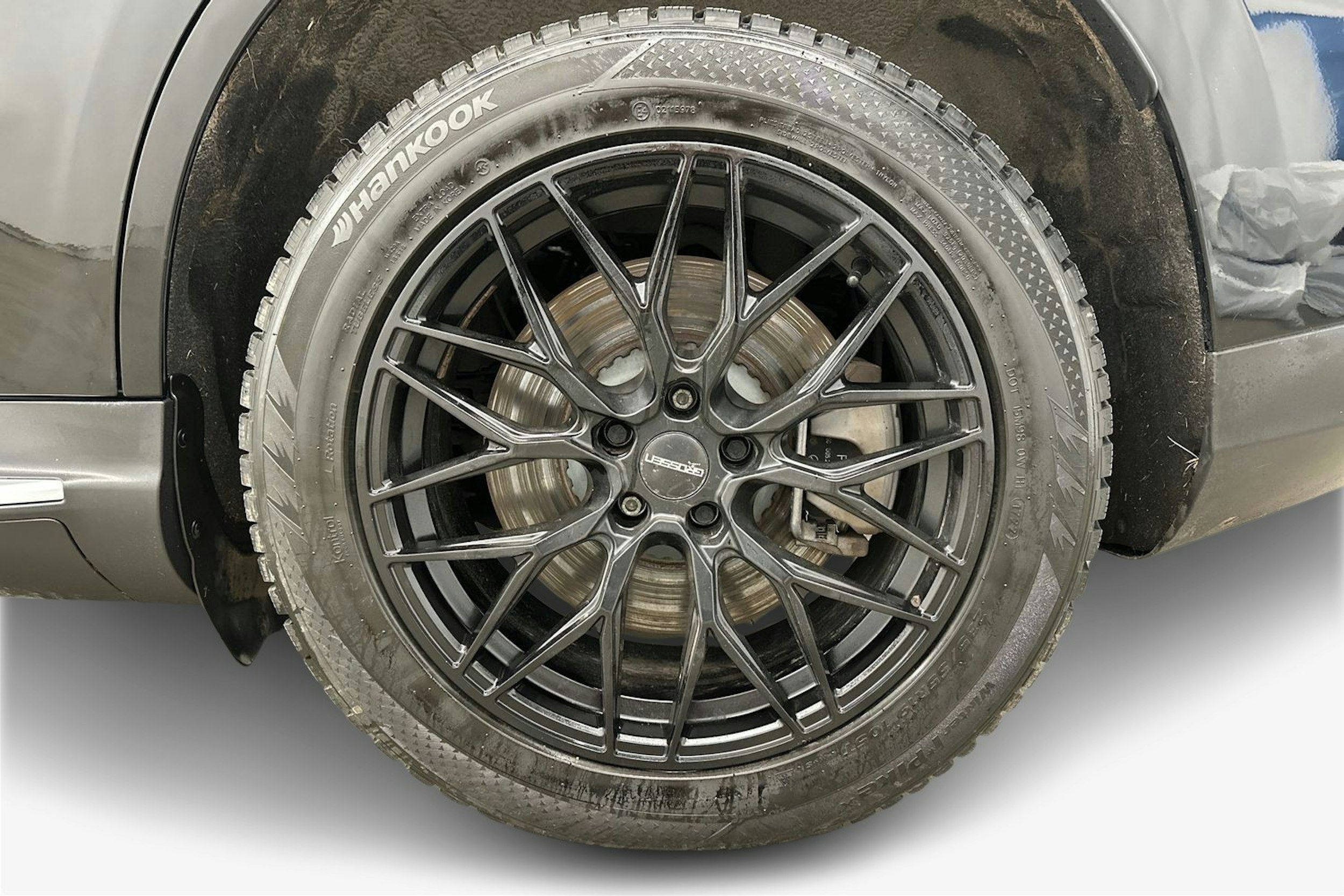 Musta Mercedes-Benz EQC 2022 kuva 11.