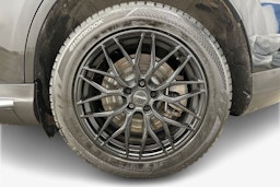 Musta Mercedes-Benz EQC 2022 kuva 11.