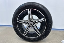 Musta Mercedes-Benz EQC 2022 kuva 13.