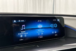 Musta Mercedes-Benz EQC 2022 kuva 20.