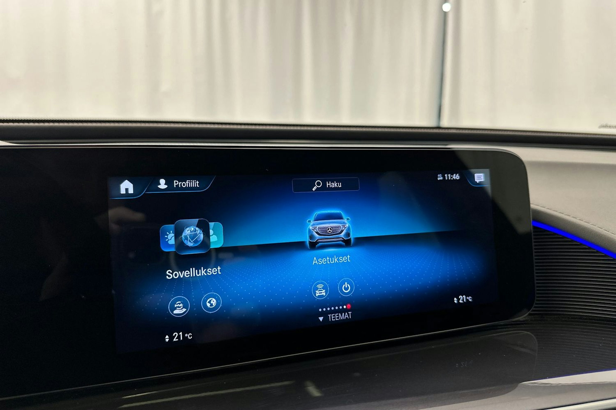 Musta Mercedes-Benz EQC 2022 kuva 21.